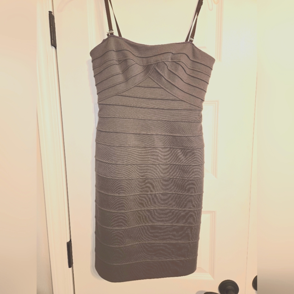 BCBGMAXAZRIA Bodycon Dress Grey Size 4